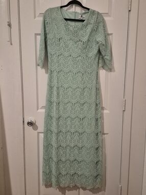 DAINTY JEWELL'S | LARGE | MINT LACE body-con MIDI DRESS